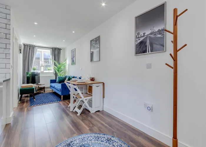 Modern 1 Bed Apartment - Nine Elms, Battersea