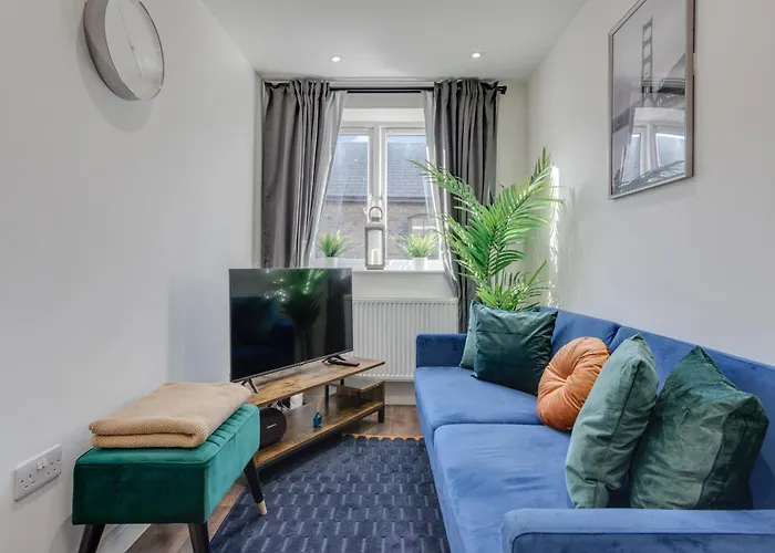 Modern 1 Bed Apartment - Nine Elms, Battersea